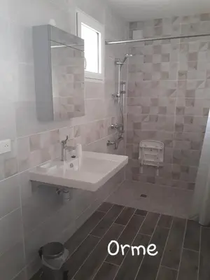 Salle de bains dans l'établissement La Métairie au milieu des vignes