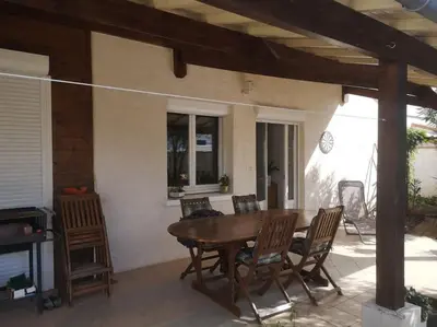 Terrasse ou espace extérieur de l'établissement La Porte Bleue