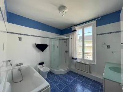 Salle de bains dans l'établissement Fouras La Grande Plage