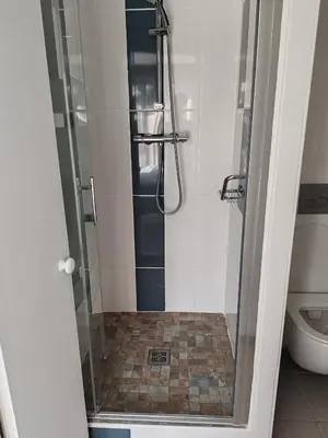 Salle de bains dans l'établissement La revetizon