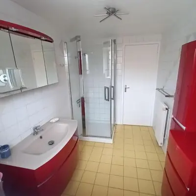 Salle de bains dans l'établissement Belle maison familiale près de La Rochelle