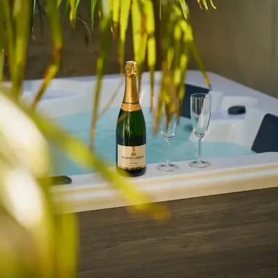 Love Room Atypique - Jacuzzi Privé