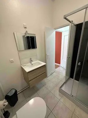 Salle de bains dans l'établissement Les Arches