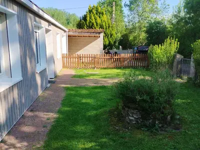 Jardin de l'établissement Gîte le Vieux Moulin