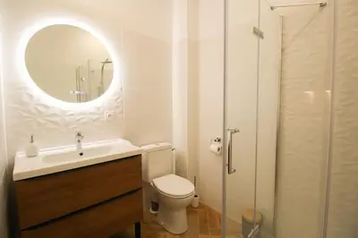 Salle de bains dans l'établissement G5 Appartement Climatisé Centre Angouleme