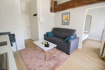 Coin salon dans l'établissement G6 Appartement Climatisé au calme centre Angouleme