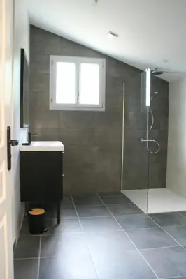 Salle de bains dans l'établissement Gîte du Four Banal