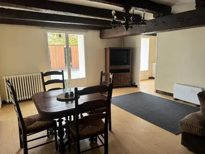 Coin salon dans l'établissement Comfortable countryside gite access to jacuzzi