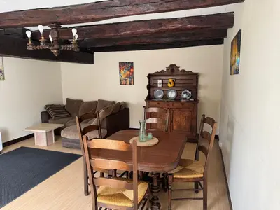 Coin salon dans l'établissement Comfortable countryside gite access to jacuzzi