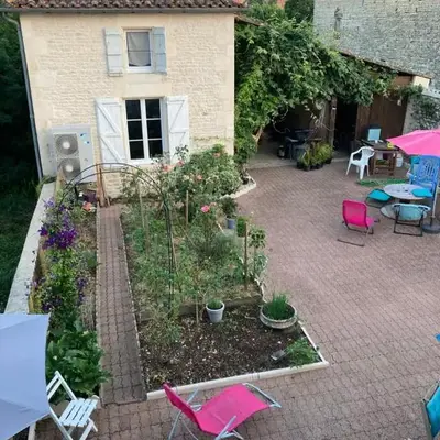 Chambre améliorée dans petite maisonnette