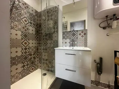 Salle de bains dans l'établissement Le Petit phucket - centre ville - wifi
