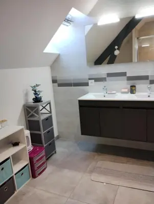 Salle de bains dans l'établissement Chambres chez l'habitant proche sortie A10