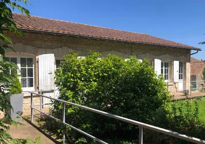 Jardin de l'établissement Gîte 6 à 8 personnes calme et repos