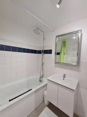 Salle de bains dans l'établissement Le BEAU SEJOUR
