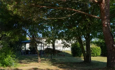 Jardin de l'établissement Logis du Renfermis