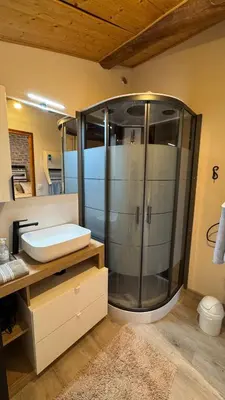 Salle de bains dans l'établissement Chambres d'hôtes Les Rozières
