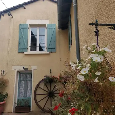 2Bed House Sleeps 4 - Parking Views 3min to Town