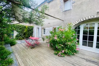 Jardin de l'établissement Charming house near Ile de Ré with terrace