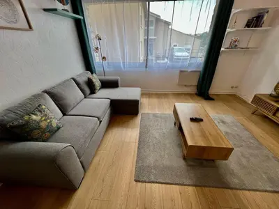 Coin salon dans l'établissement Le Saint-Hilaire - appartement calme + parking