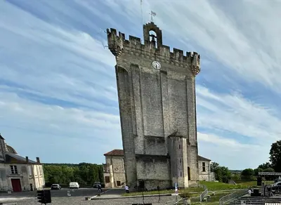 Plan de l'établissement CHAMBRE 4 Face au Donjon
