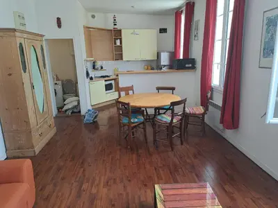 Cuisine ou kitchenette dans l'établissement Appartement vue panoramique sur le vieux Saintes
