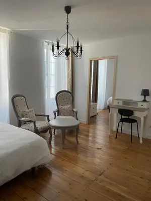 Un ou plusieurs lits dans un hébergement de l'établissement Sylo-V CHAMBRE EDGAR