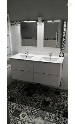 Salle de bains dans l'établissement T3 à Poitiers proche du Futuroscope