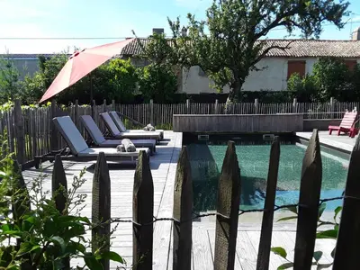 Piscine de l'établissement gîte, maison de vacances A la campagne ou située à proximité