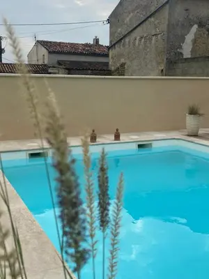 Piscine de l'établissement Le Braye ou située à proximité