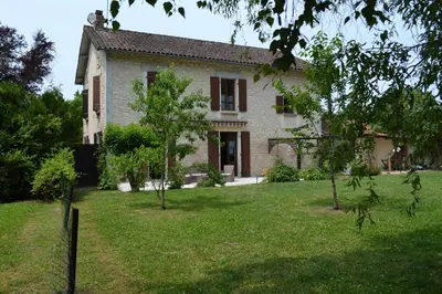 Jardin de l'établissement Les Bruyeres B&B 2
