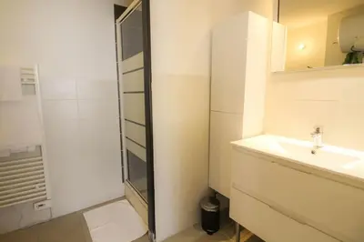 Salle de bains dans l'établissement NEW! St Martin 52B -Grand studio lumineux - wifi