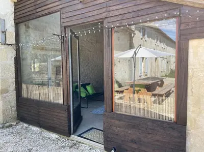 Terrasse ou espace extérieur de l'établissement Le Gîte des Jonquilles up to 12 People 6 Bedrooms