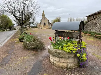 Jardin de l'établissement Le Gîte des Jonquilles up to 12 People 6 Bedrooms