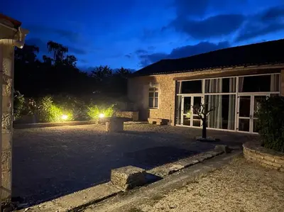 Jardin de l'établissement Le Gîte des Jonquilles up to 12 People 6 Bedrooms