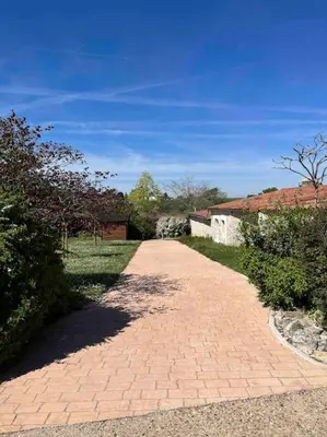 Jardin de l'établissement Gîte aux portes d'Angoulême