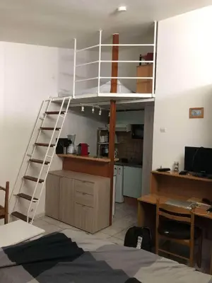 Cuisine ou kitchenette dans l'établissement kevin