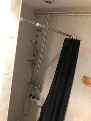 Salle de bains dans l'établissement kevin