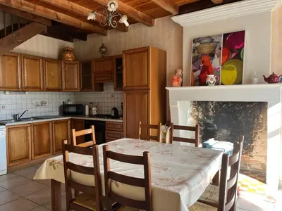 Cuisine ou kitchenette dans l'établissement Chez Fernand