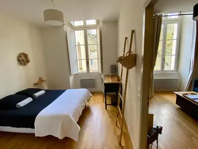 Un ou plusieurs lits dans un hébergement de l'établissement T2 cosy et calme, parking privé et fibre inclus