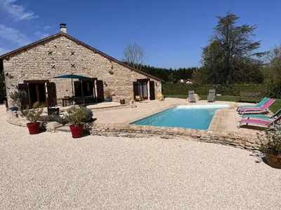 Piscine de l'établissement Maison M ou située à proximité