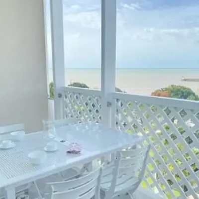ALIENOR VUE MER 2 à 4 PERSONNES