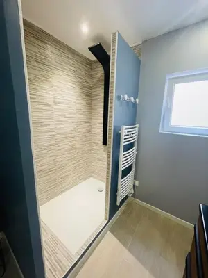 Salle de bains dans l'établissement Le Valentin