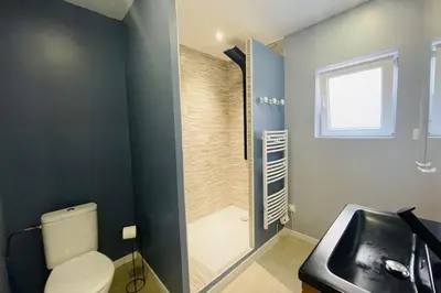 Salle de bains dans l'établissement Le Valentin