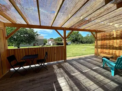 Jardin de l'établissement Gite La Bourdetaise pour 8 personnes
