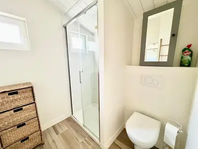Salle de bains dans l'établissement Charmante Maison de Ville - Patio - Wifi - Parking gratuit