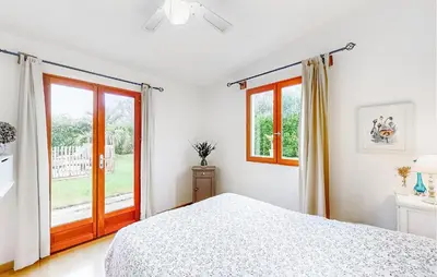 Un ou plusieurs lits dans un hébergement de l'établissement Gorgeous Home In Rioux