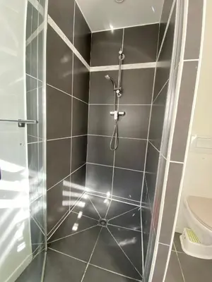 Salle de bains dans l'établissement Le repos des Thermes