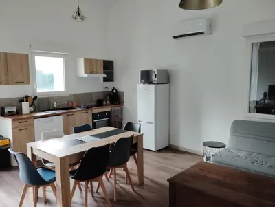 Cuisine ou kitchenette dans l'établissement Gîte berclois