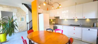 Cuisine ou kitchenette dans l'établissement Maison 6 personnes Angouleme