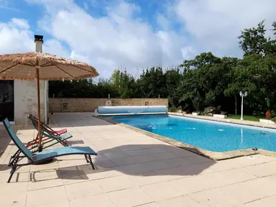 Piscine de l'établissement Domaine de Fontcouverte - Gîte ou située à proximité
